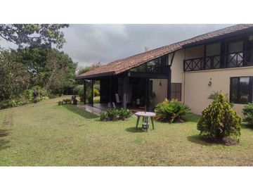 VENDO FINCA 10 MIL MTS UNIDAD CERRADA VIA A LA CEJA CH