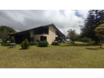 VENDO FINCA 10 MIL MTS UNIDAD CERRADA VIA A LA CEJA CH
