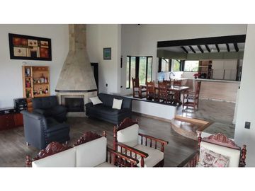 VENDO FINCA 10 MIL MTS UNIDAD CERRADA VIA A LA CEJA CH