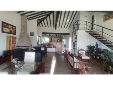 VENDO FINCA 10 MIL MTS UNIDAD CERRADA VIA A LA CEJA CH
