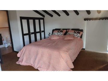 VENDO FINCA 10 MIL MTS UNIDAD CERRADA VIA A LA CEJA CH