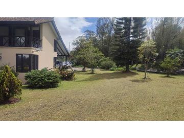 VENDO FINCA 10 MIL MTS UNIDAD CERRADA VIA A LA CEJA CH