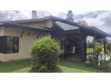 VENDO FINCA 10 MIL MTS UNIDAD CERRADA VIA A LA CEJA CH