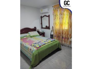 Se vende casa duplex barrio los almendros