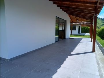 VENTA HERMOSA CASA PARA ESTRENAR EN CONDOMINIO COMBIA PEREIRA