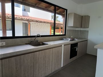 VENTA HERMOSA CASA PARA ESTRENAR EN CONDOMINIO COMBIA PEREIRA