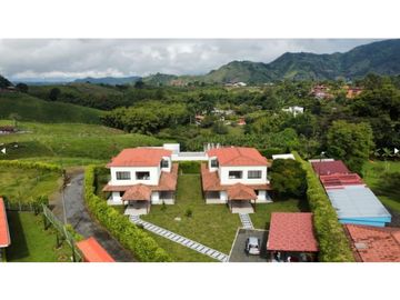 VENTA HERMOSA CASA PARA ESTRENAR EN CONDOMINIO COMBIA PEREIRA