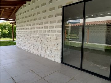VENTA HERMOSA CASA PARA ESTRENAR EN CONDOMINIO COMBIA PEREIRA