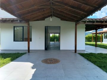 VENTA HERMOSA CASA PARA ESTRENAR EN CONDOMINIO COMBIA PEREIRA