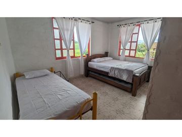 VENTA FINCA CON PISCINA SECTOR ULLOA VALLE