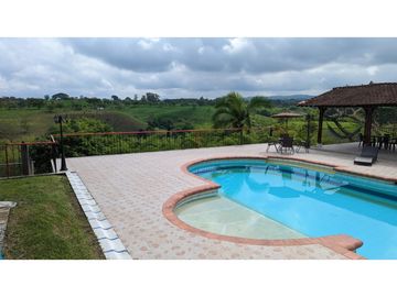 VENTA FINCA CON PISCINA SECTOR ULLOA VALLE