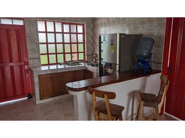 VENTA FINCA CON PISCINA SECTOR ULLOA VALLE