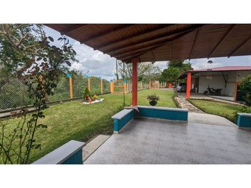 VENTA FINCA CON PISCINA SECTOR ULLOA VALLE