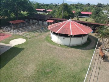 Hermosa finca de 6.400m2 en venta / permuta Rozo Valle Colombia