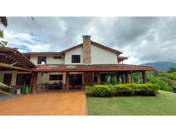 Vendo Casa Campestre en Fizebad, El Retiro Antioquia