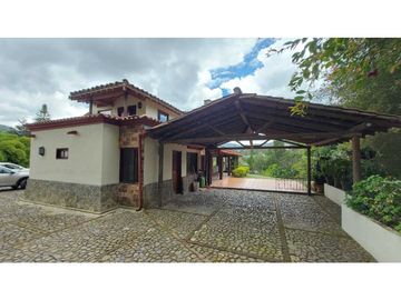 Vendo Casa Campestre en Fizebad, El Retiro Antioquia