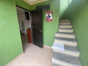 Se vende - permuta casa amplia de una planta Barrio Obrero Palmira