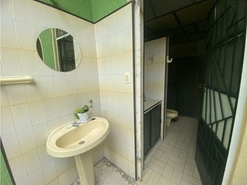 Se vende - permuta casa amplia de una planta Barrio Obrero Palmira