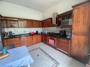 Se vende - permuta casa amplia de una planta Barrio Obrero Palmira