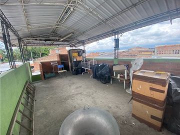 Se vende - permuta casa amplia de una planta Barrio Obrero Palmira