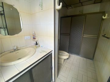 Se vende - permuta casa amplia de una planta Barrio Obrero Palmira