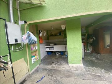Se vende - permuta casa amplia de una planta Barrio Obrero Palmira