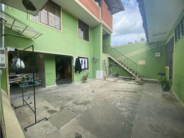 Se vende - permuta casa amplia de una planta Barrio Obrero Palmira