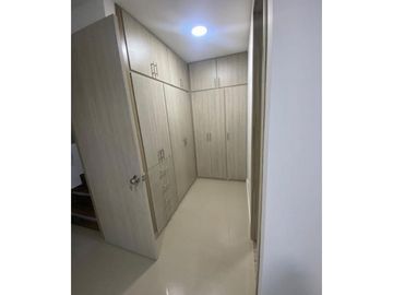 Se vende casa de dos pisos más terraza Barrio El Bosque Palmira Valle