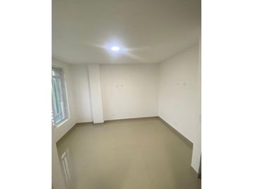 Se vende casa de dos pisos más terraza Barrio El Bosque Palmira Valle