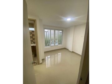 Se vende casa de dos pisos más terraza Barrio El Bosque Palmira Valle