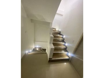 Se vende casa de dos pisos más terraza Barrio El Bosque Palmira Valle