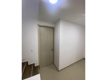 Se vende casa de dos pisos más terraza Barrio El Bosque Palmira Valle