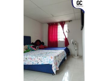 Se vende casa / barrio los robles
