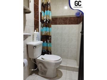 Se vende casa / barrio los robles