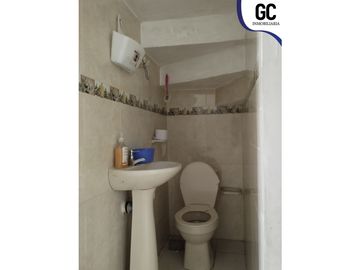 Se vende casa / barrio los robles
