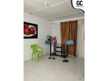 Se vende casa / barrio los robles