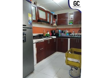 Se vende casa / barrio los robles