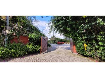 EN VENTA FINCA EN LA CEJA  A UN KILOMETRO DEL PARQUE