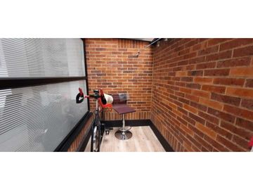 Bella casa con habitación principal en primer piso