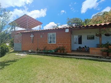 Finca en venta en El Peñol - Vereda La Hélida