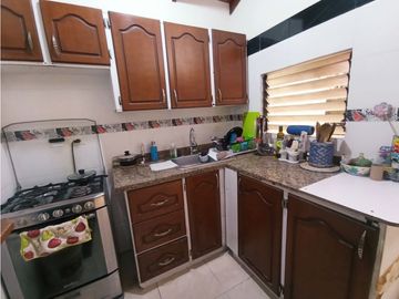SE VENDE CASA EN LA ESMERALDA