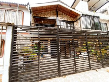 SE VENDE CASA EN LA ESMERALDA