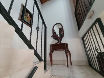 SE VENDE CASA EN LA ESMERALDA