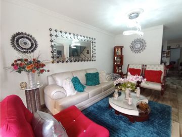 SE VENDE CASA EN LA ESMERALDA
