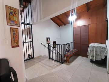 SE VENDE CASA EN LA ESMERALDA