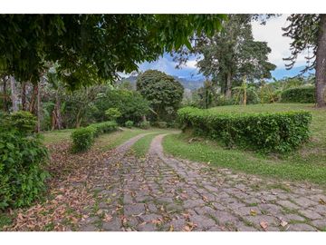FINCA A BORDE CARRETERA_ EN VENTA _SASAIMA