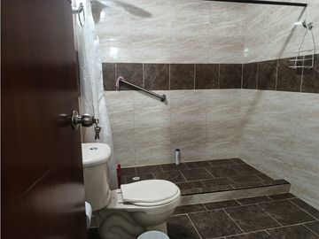 VENTA CASA DE DOS NIVELES INDEPENDIENTES DOSQUEBRADAS-LOS NARANJOS