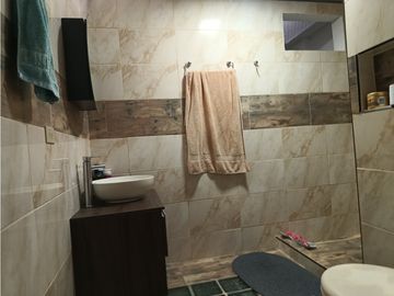 VENTA CASA DE DOS NIVELES INDEPENDIENTES DOSQUEBRADAS-LOS NARANJOS