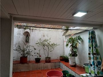 VENTA CASA DE DOS NIVELES INDEPENDIENTES DOSQUEBRADAS-LOS NARANJOS