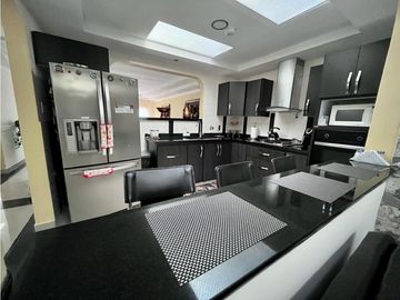 VENTA AMPLIA CASA SECTOR LA PRADERA - DOSQUEBRADAS